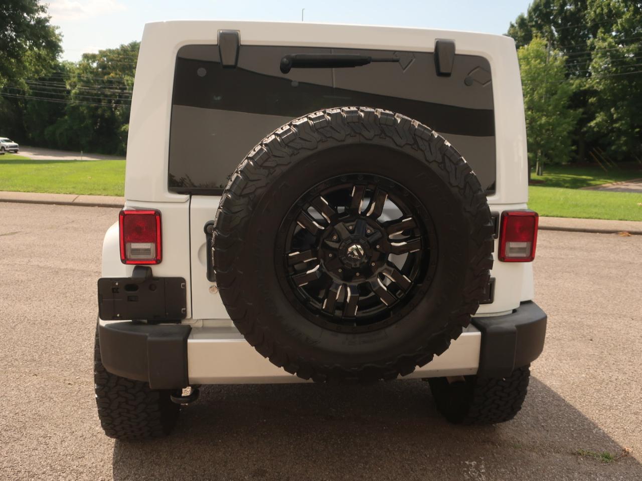 Jeep Wrangler Unlimited Sahara 4WD 2017