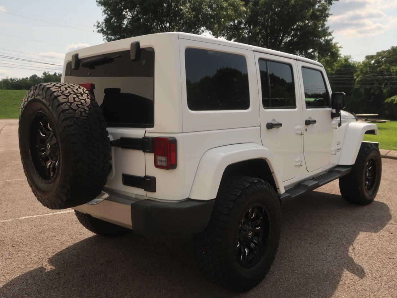 Jeep Wrangler Unlimited Sahara 4WD 2017