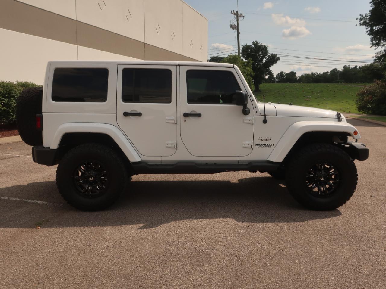 Jeep Wrangler Unlimited Sahara 4WD 2017