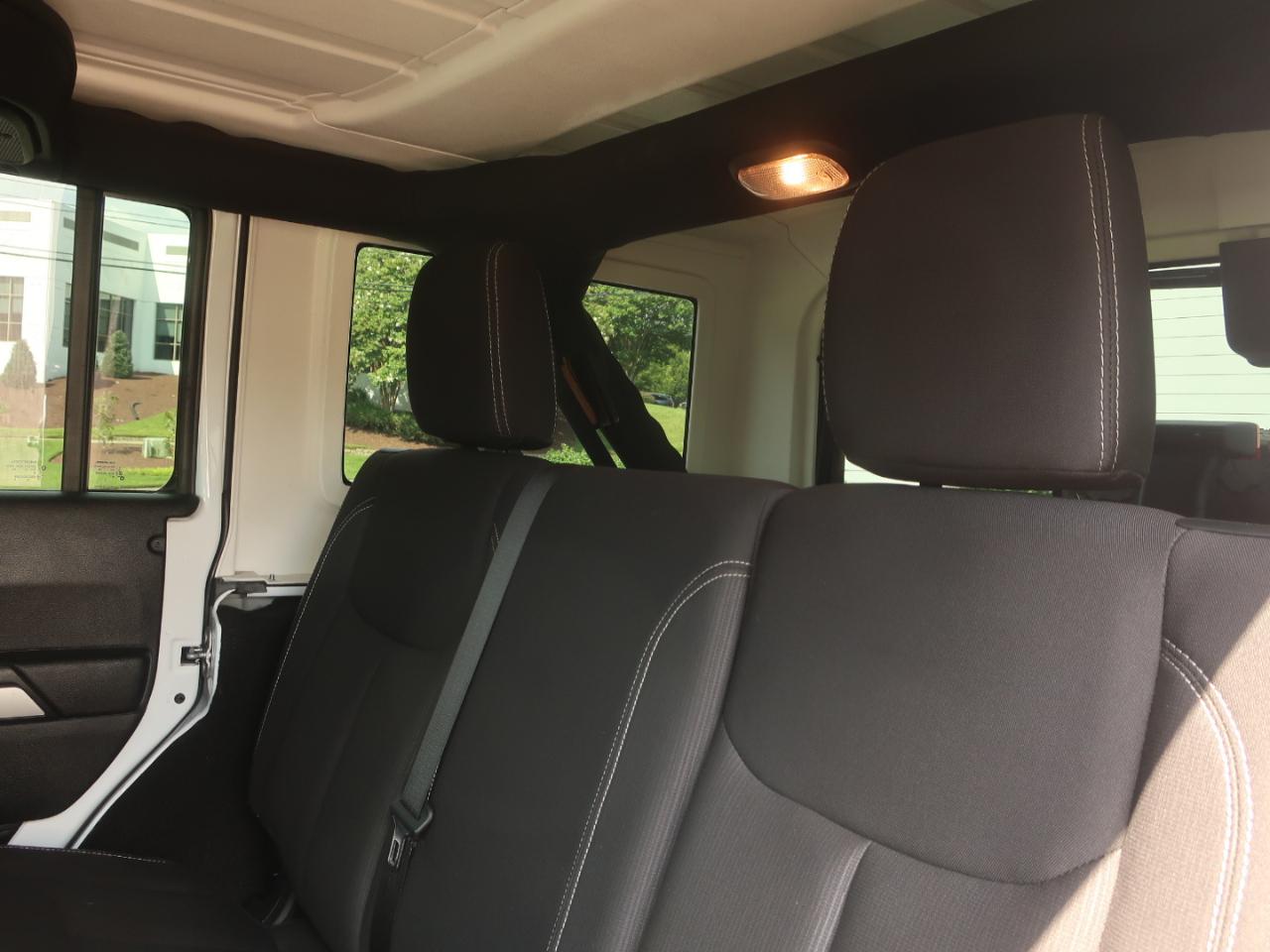 Jeep Wrangler Unlimited Sahara 4WD 2017