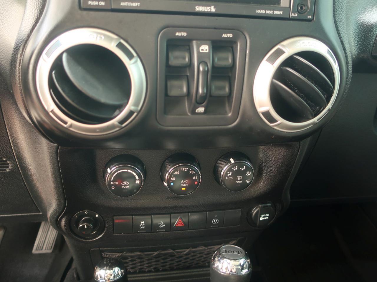 Jeep Wrangler Unlimited Sahara 4WD 2017