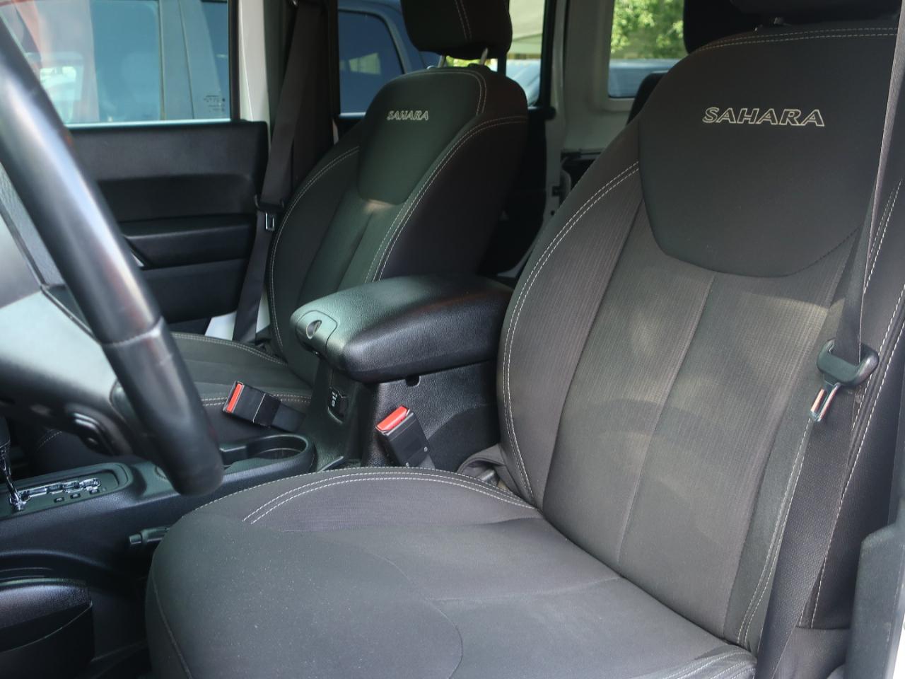 Jeep Wrangler Unlimited Sahara 4WD 2017
