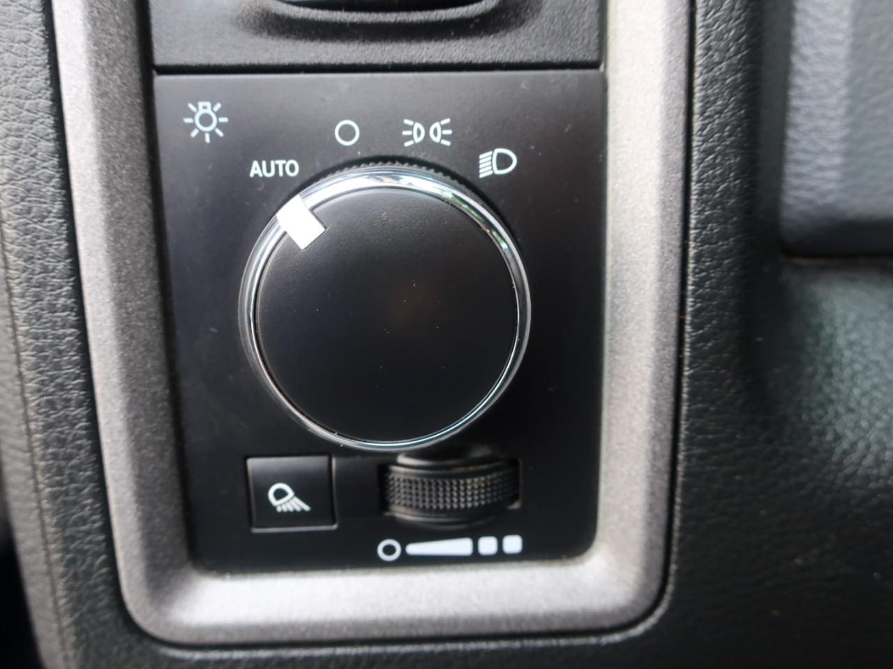 RAM 1500 Tradesman Regular Cab LWB 4WD 2017