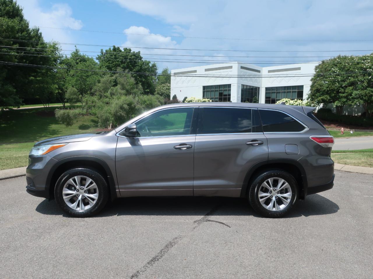 Toyota Highlander LE AWD V6 2014