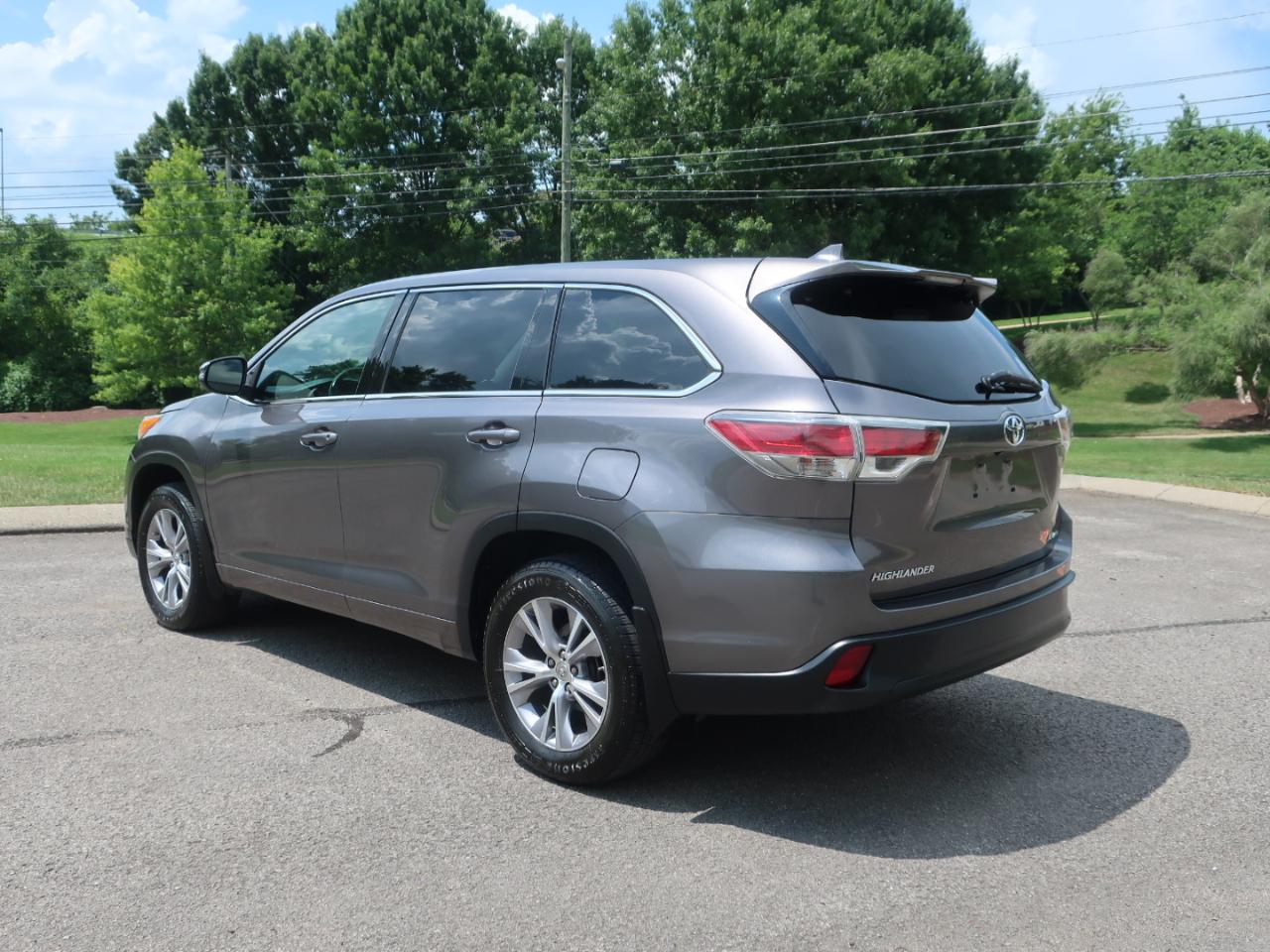 Toyota Highlander LE AWD V6 2014