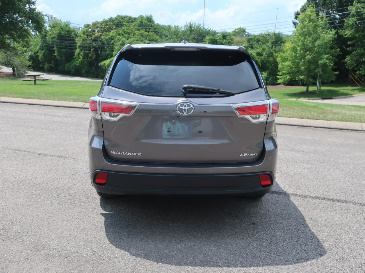 Toyota Highlander LE AWD V6 2014