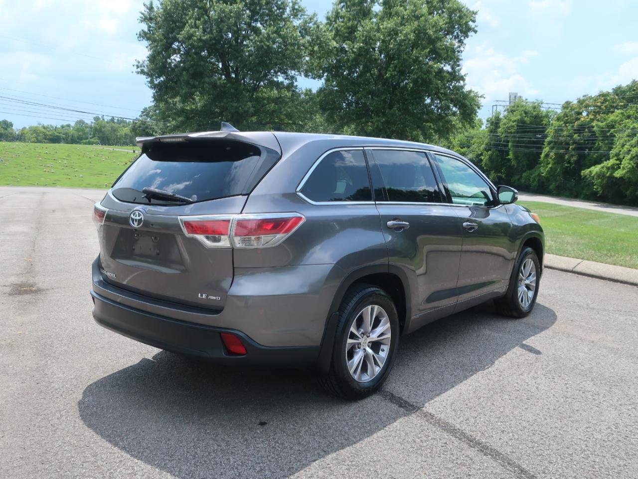 Toyota Highlander LE AWD V6 2014