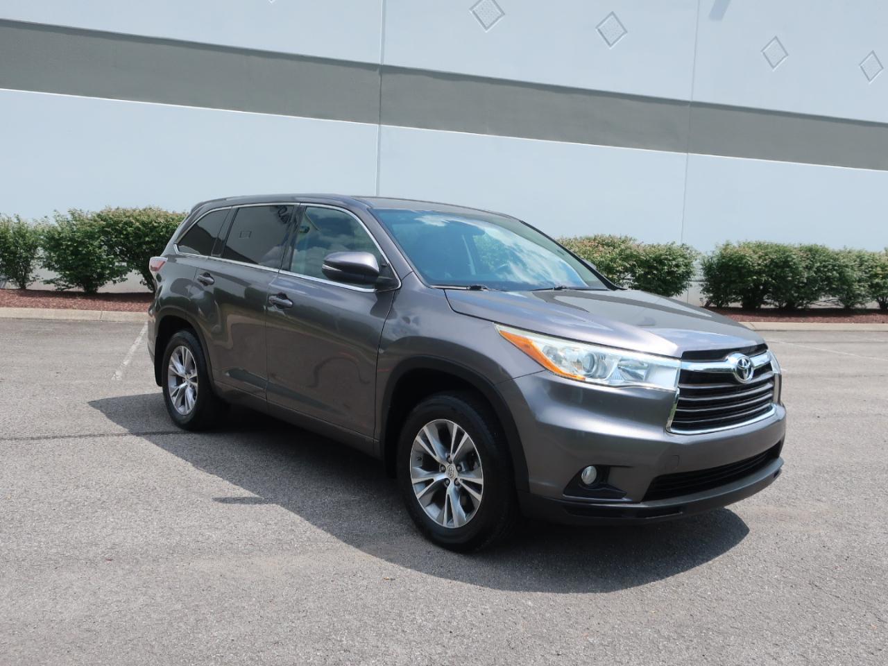 Toyota Highlander LE AWD V6 2014