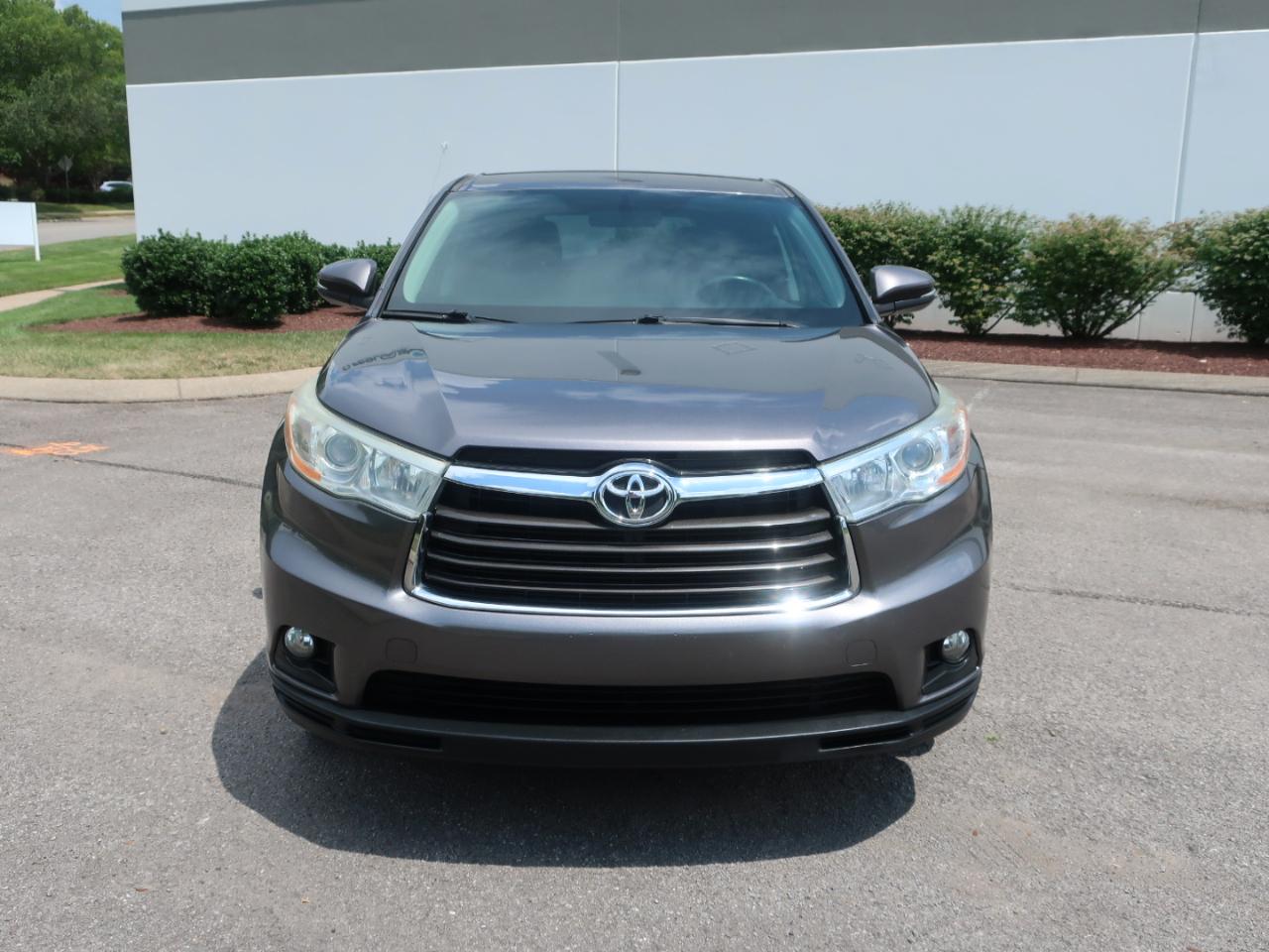 Toyota Highlander LE AWD V6 2014