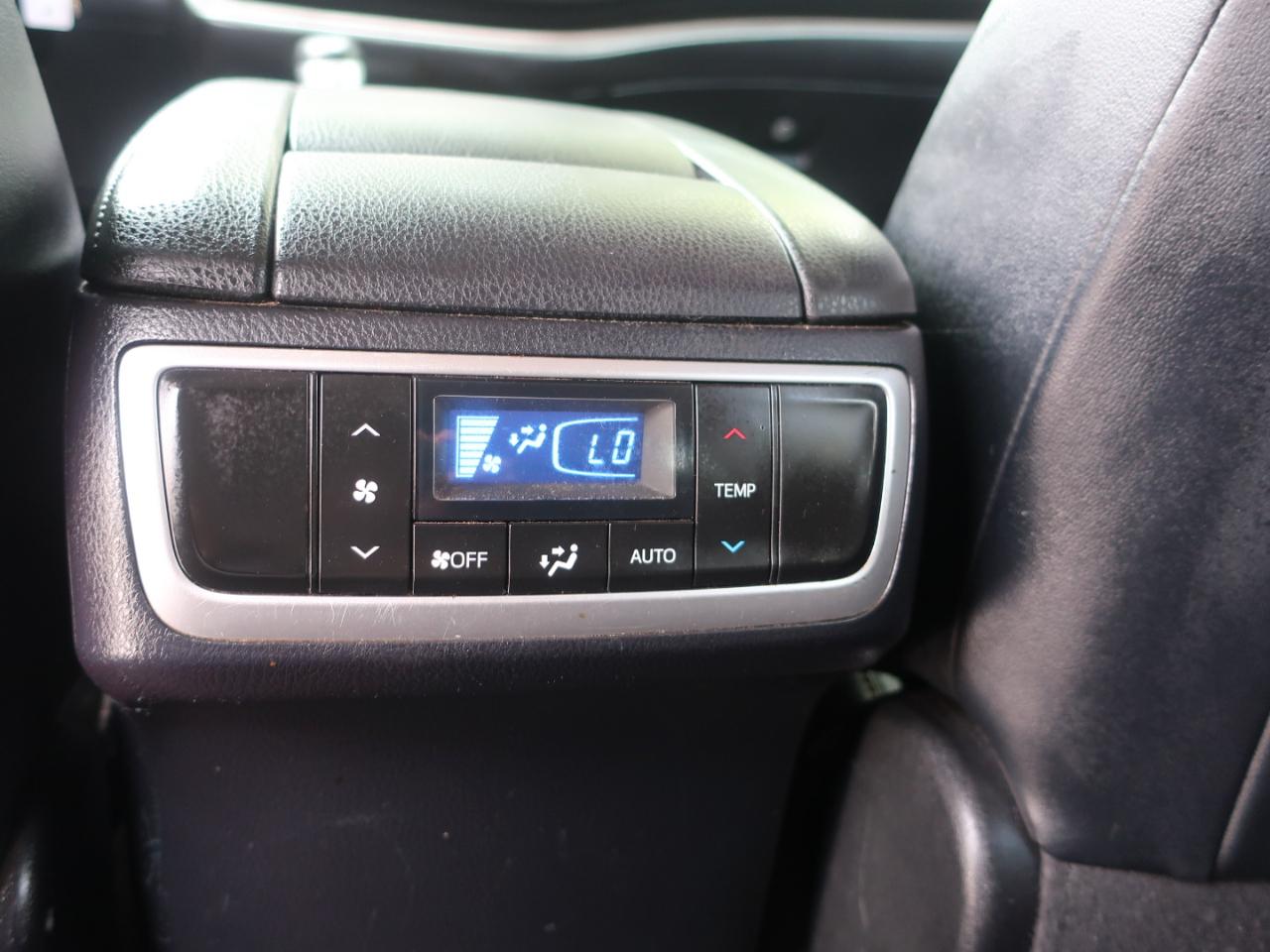 Toyota Highlander LE AWD V6 2014