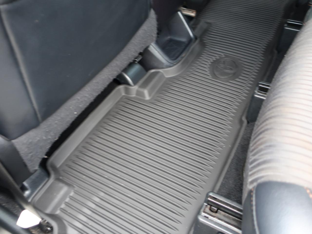 Toyota Highlander LE AWD V6 2014