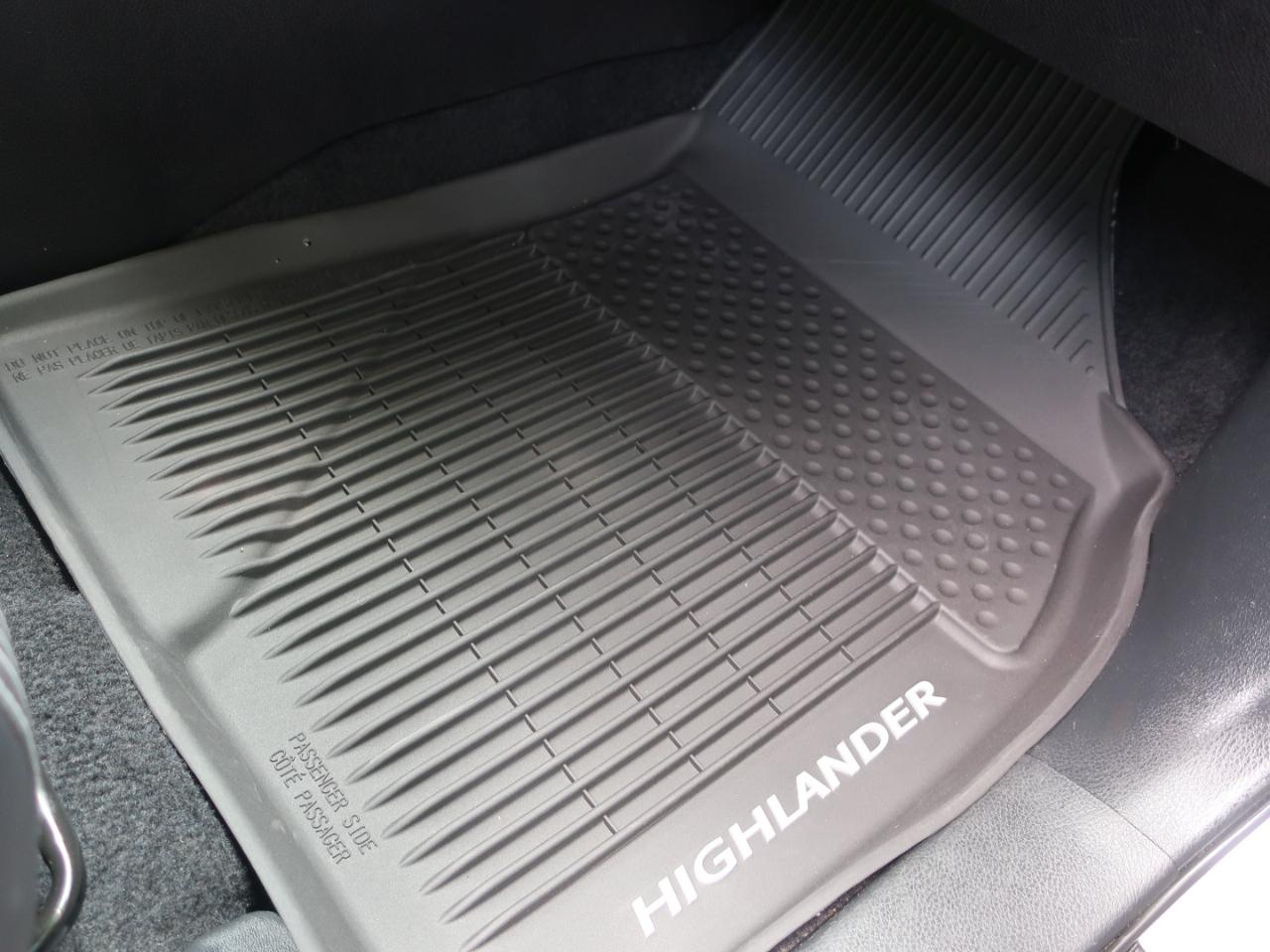 Toyota Highlander LE AWD V6 2014