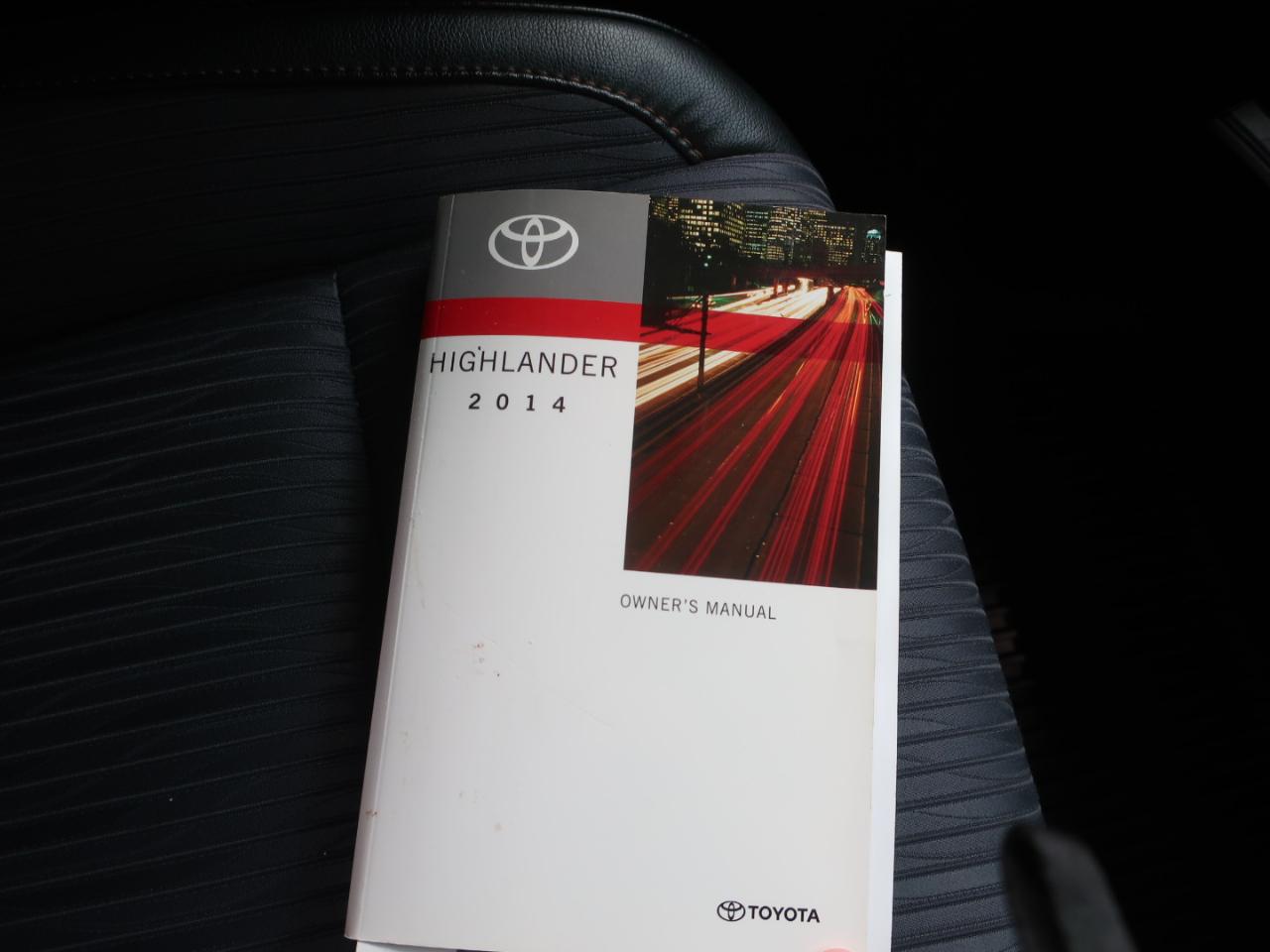 Toyota Highlander LE AWD V6 2014