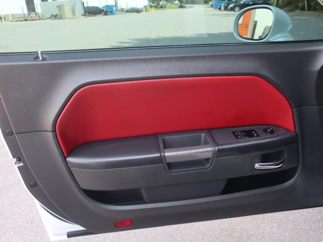 Dodge Challenger  2014
