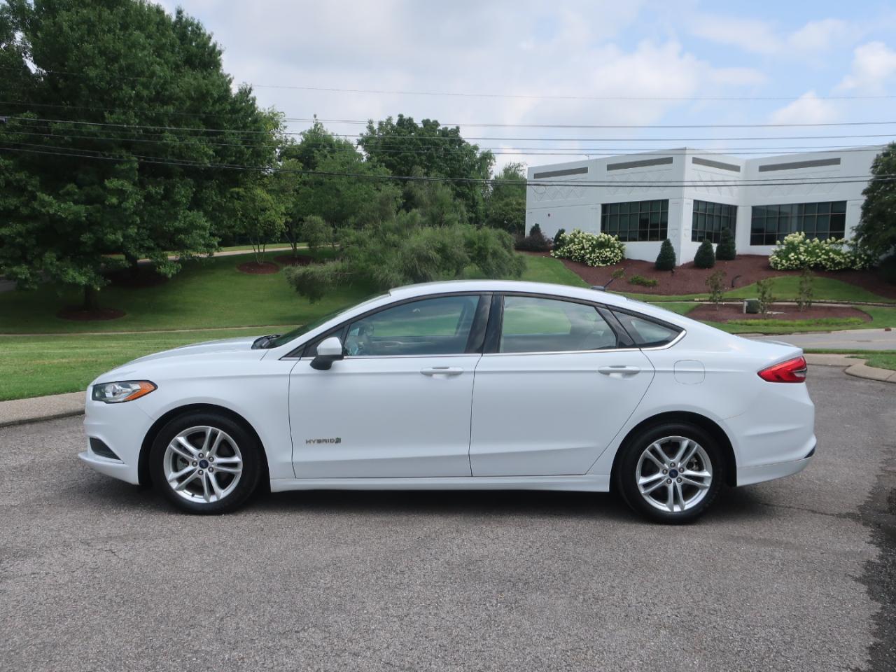 Ford Fusion Hybrid S 2018