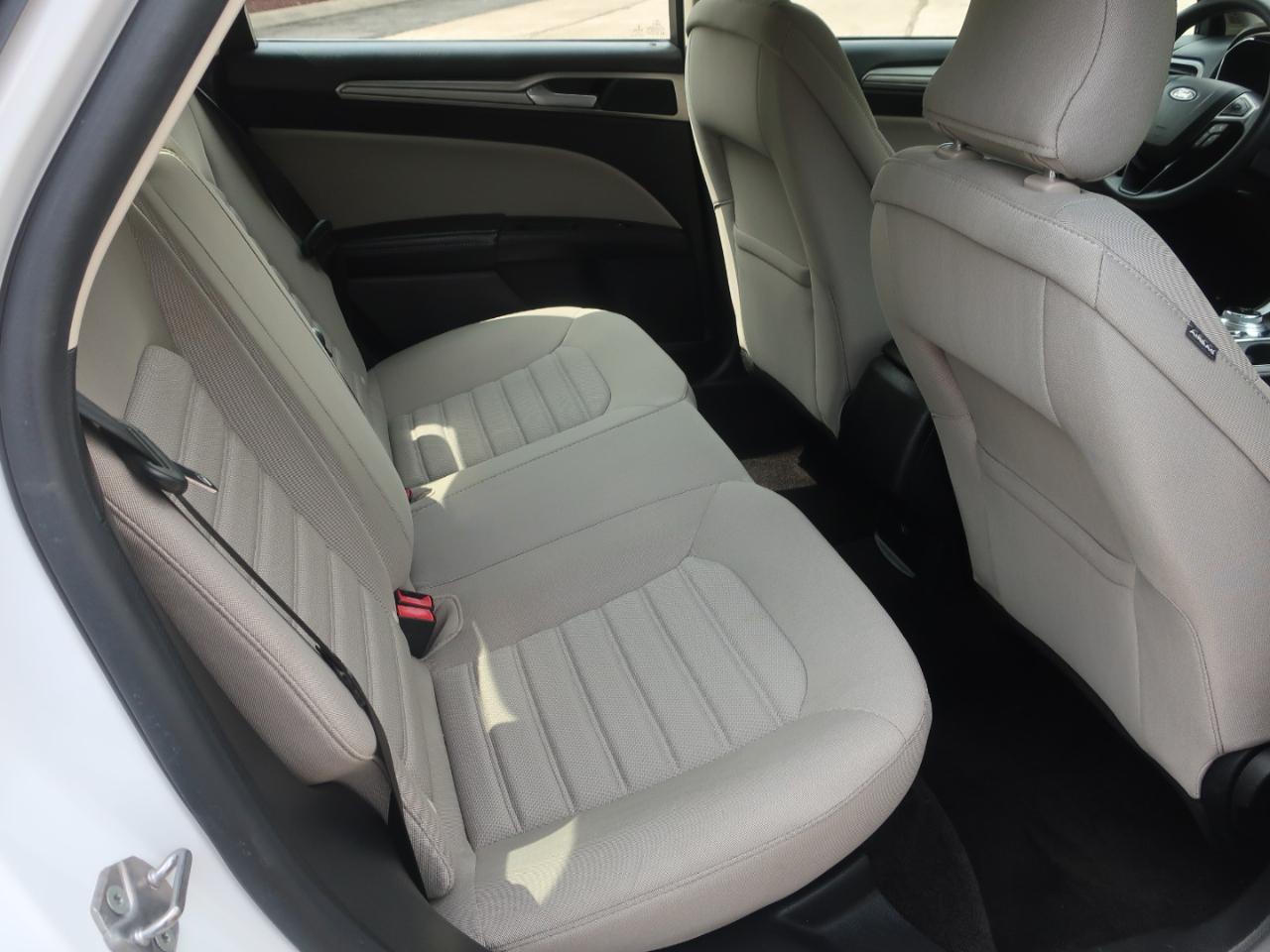 Ford Fusion Hybrid S 2018