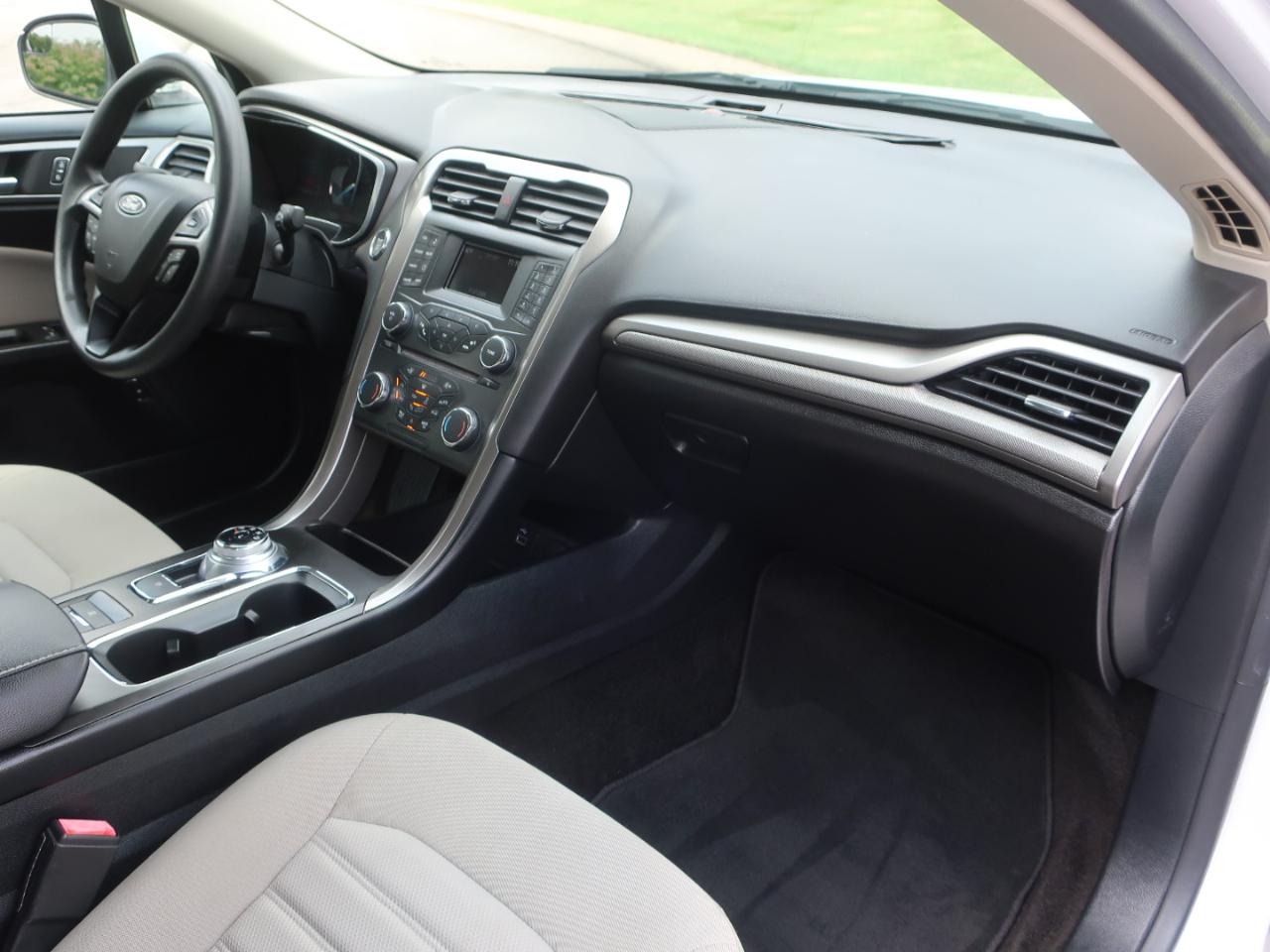 Ford Fusion Hybrid S 2018