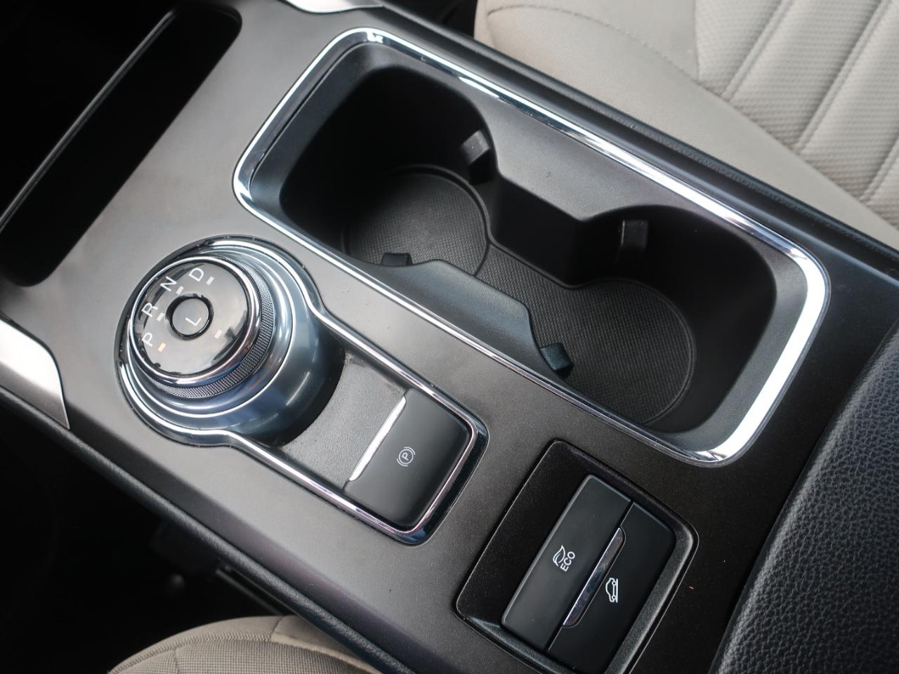 Ford Fusion Hybrid S 2018