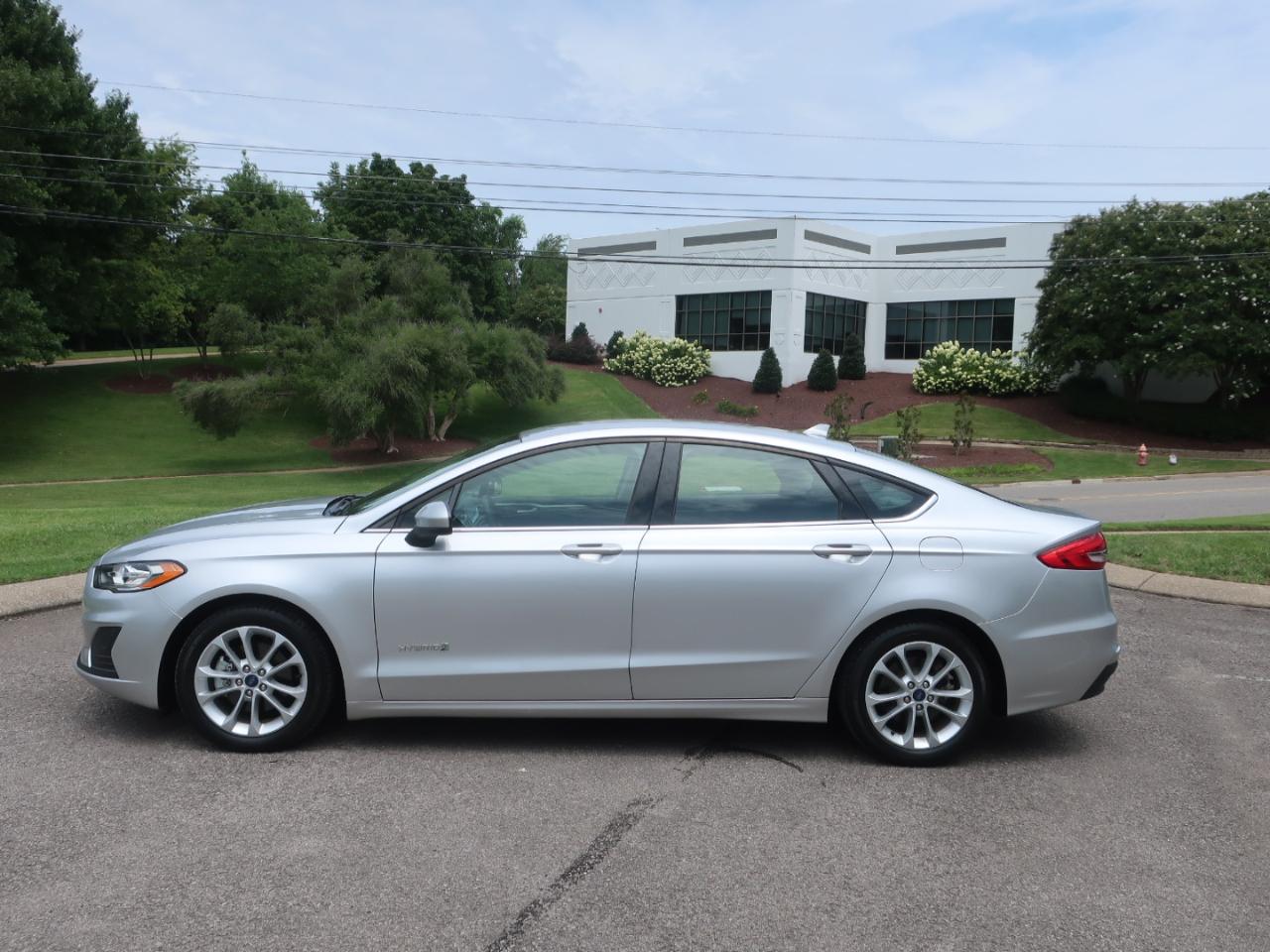 Ford Fusion Hybrid SE 2019