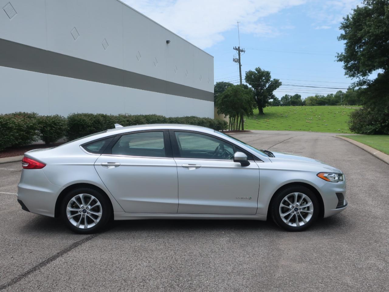 Ford Fusion Hybrid SE 2019