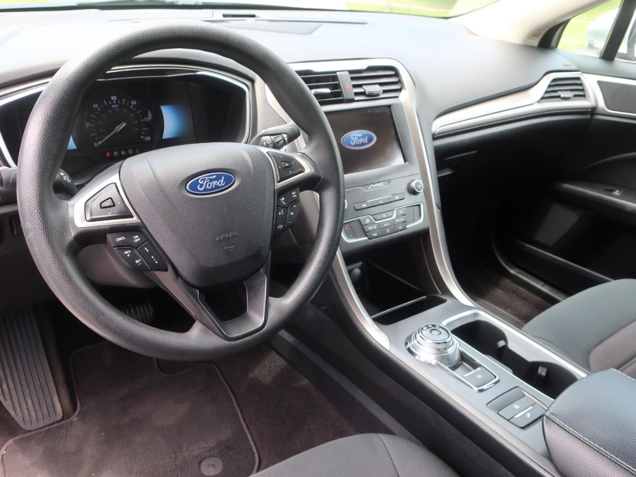 Ford Fusion Hybrid SE 2019
