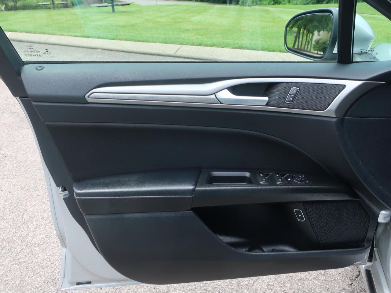 Ford Fusion Hybrid SE 2019