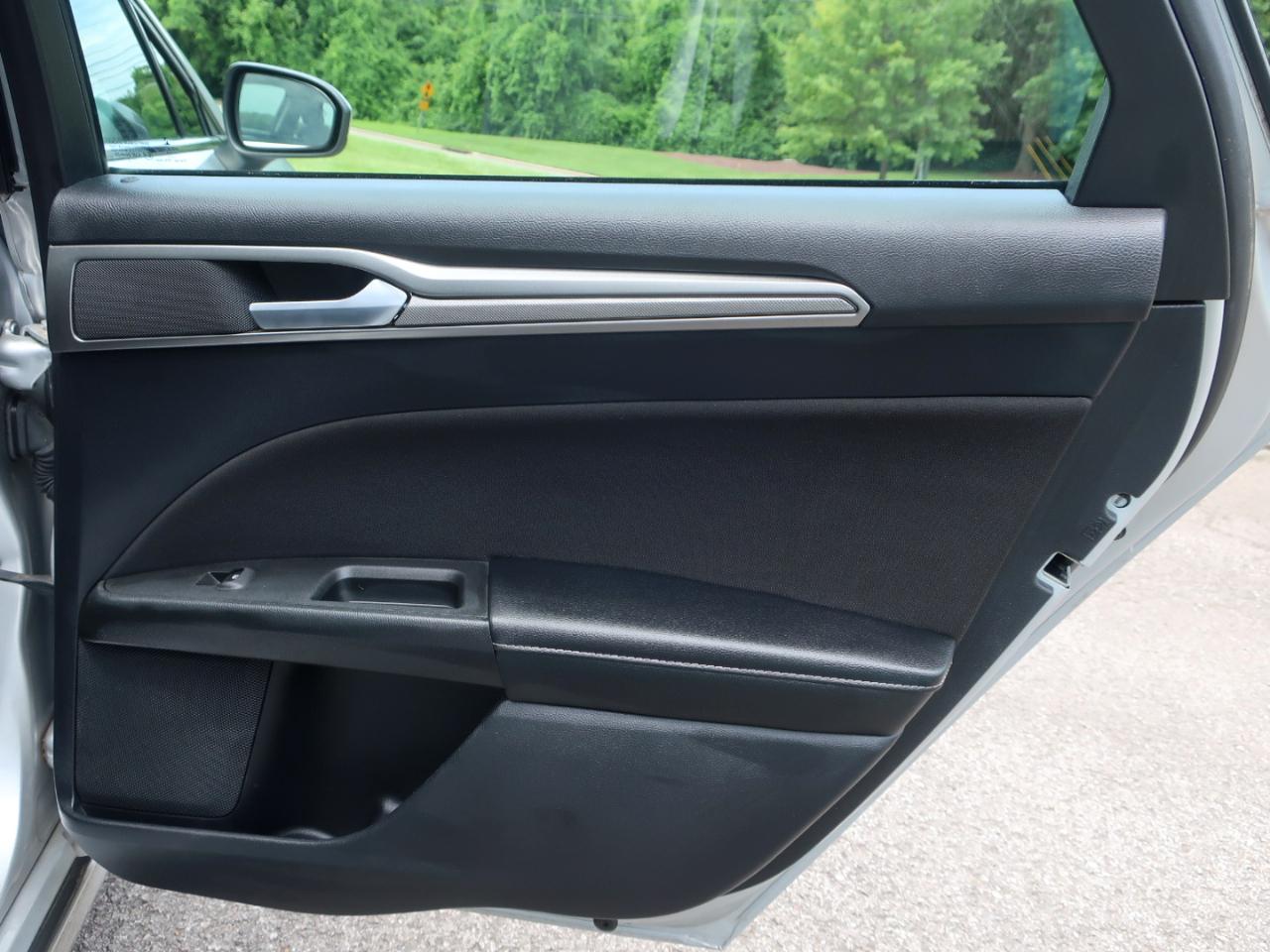 Ford Fusion Hybrid SE 2019