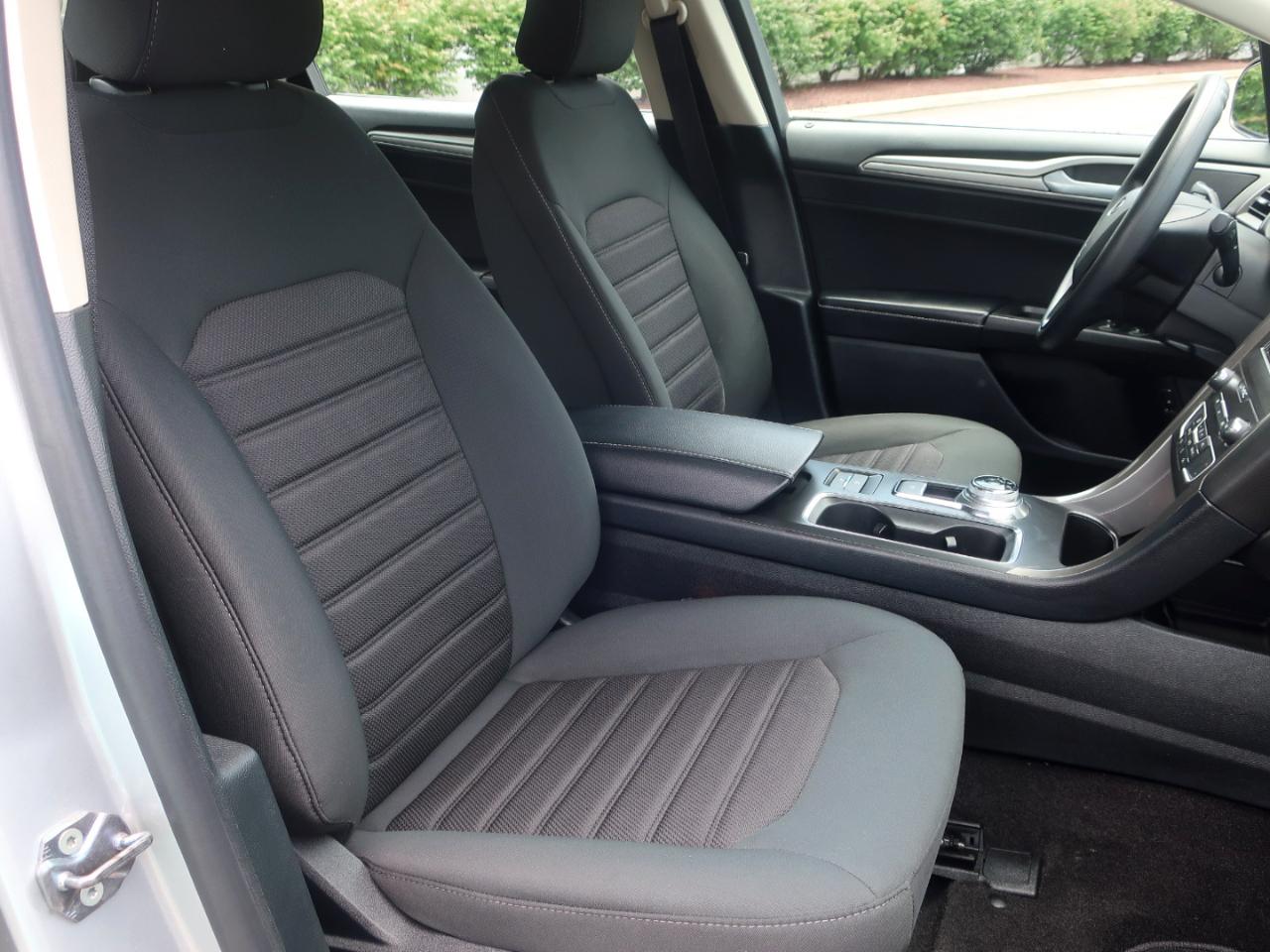Ford Fusion Hybrid SE 2019