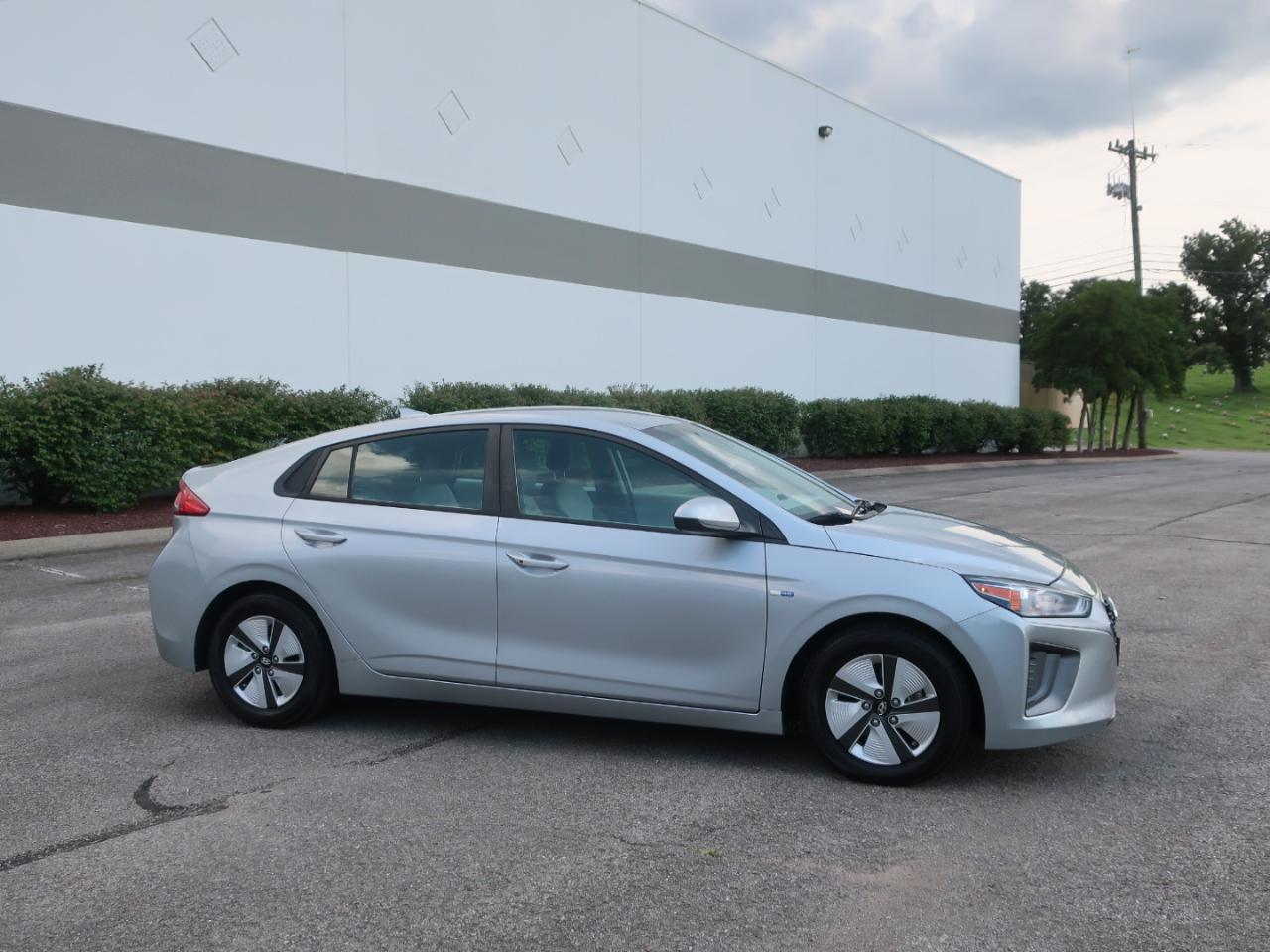 Hyundai Ioniq Hybrid Blue 2020