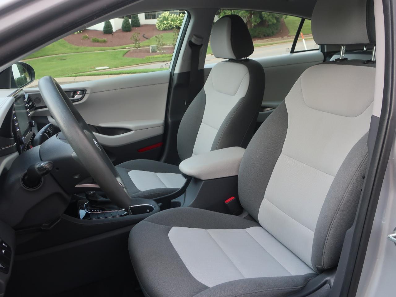 Hyundai Ioniq Hybrid Blue 2020