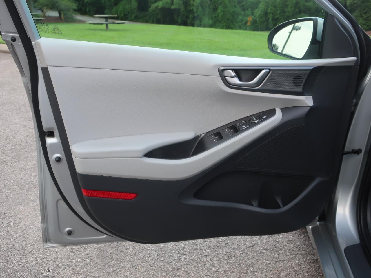 Hyundai Ioniq Hybrid Blue 2020