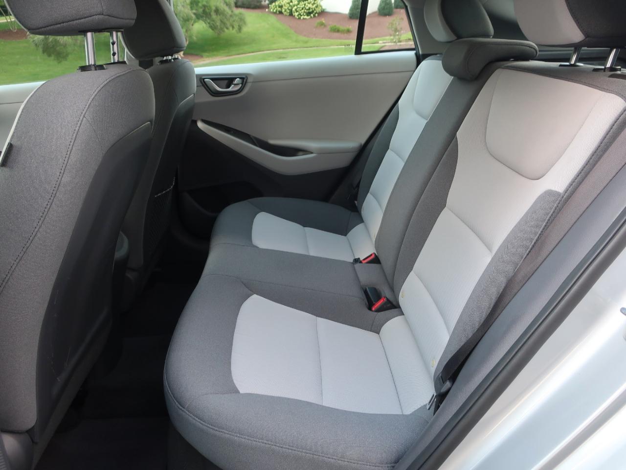 Hyundai Ioniq Hybrid Blue 2020