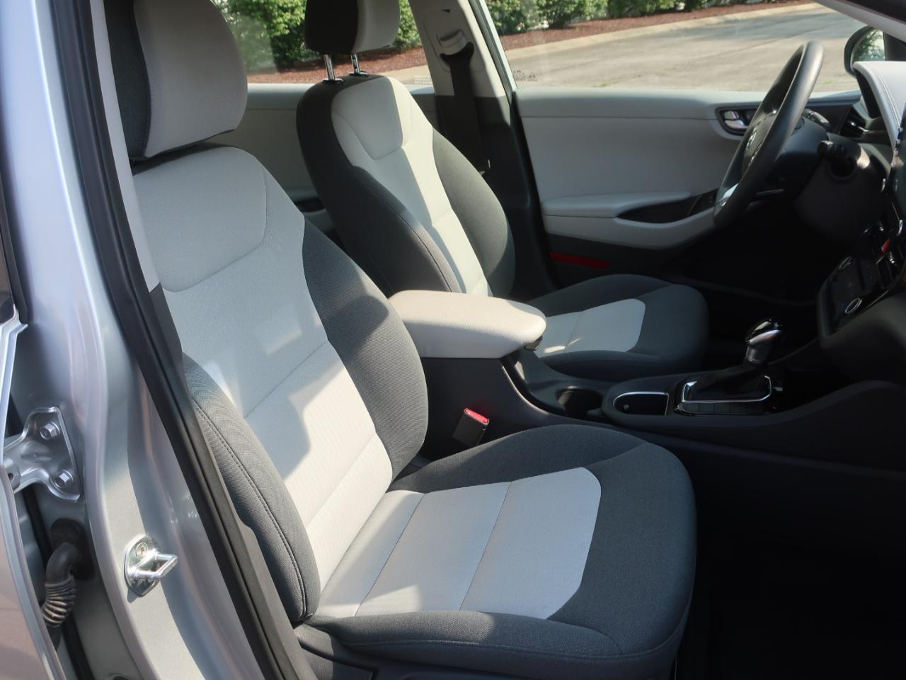 Hyundai Ioniq Hybrid Blue 2020