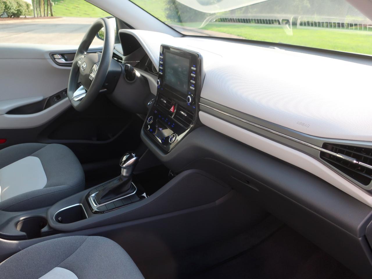 Hyundai Ioniq Hybrid Blue 2020