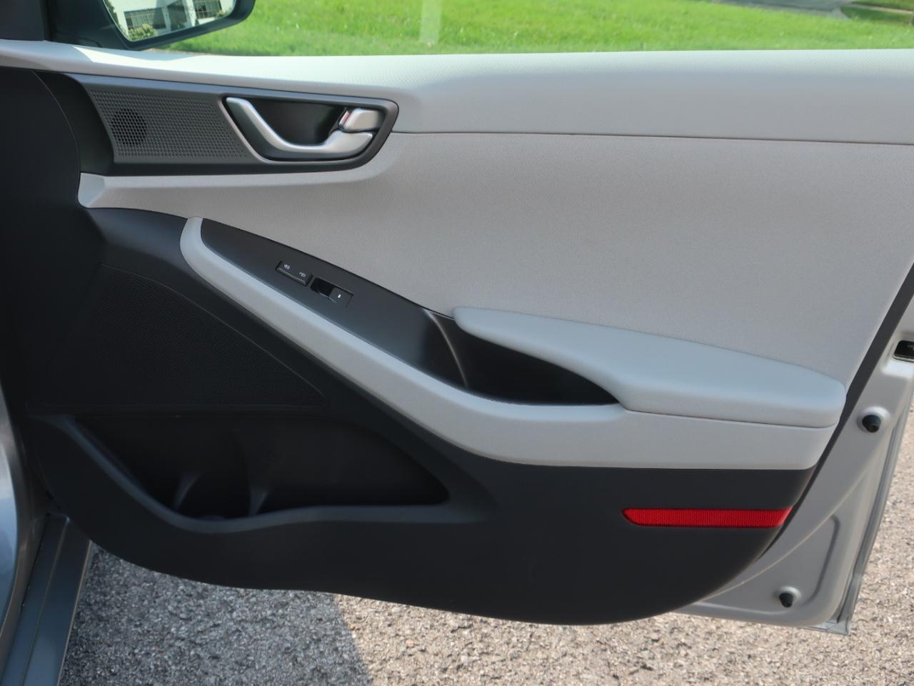Hyundai Ioniq Hybrid Blue 2020