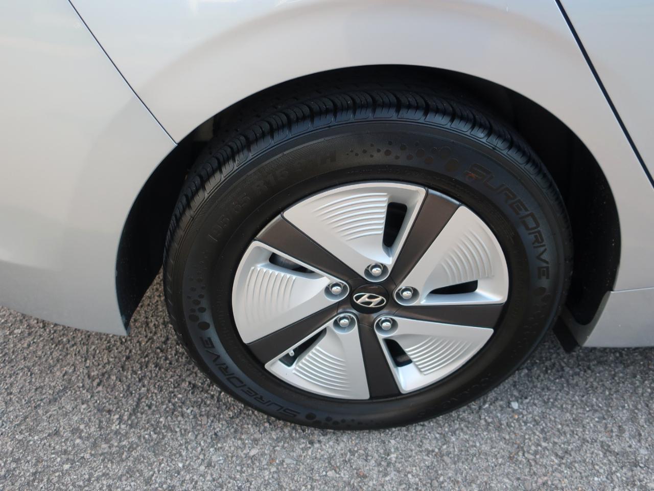 Hyundai Ioniq Hybrid Blue 2020