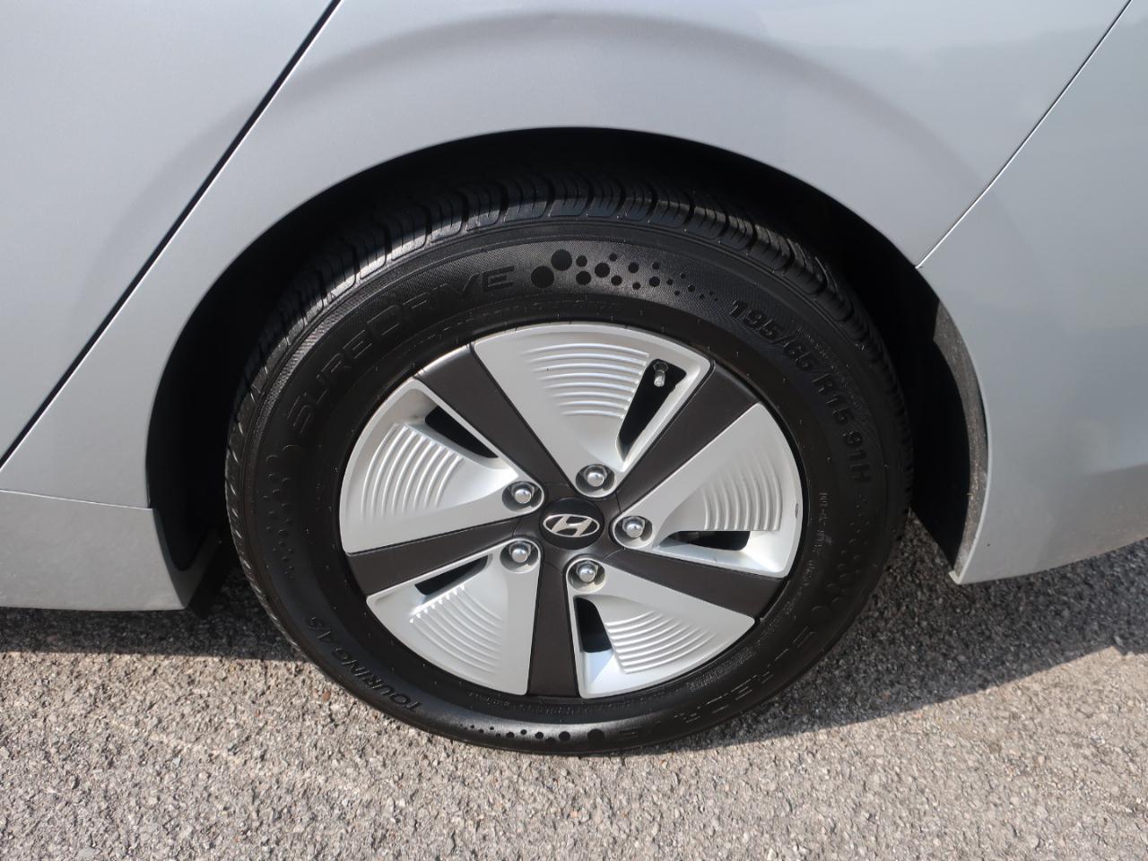 Hyundai Ioniq Hybrid Blue 2020