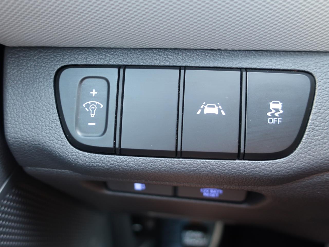 Hyundai Ioniq Hybrid Blue 2020