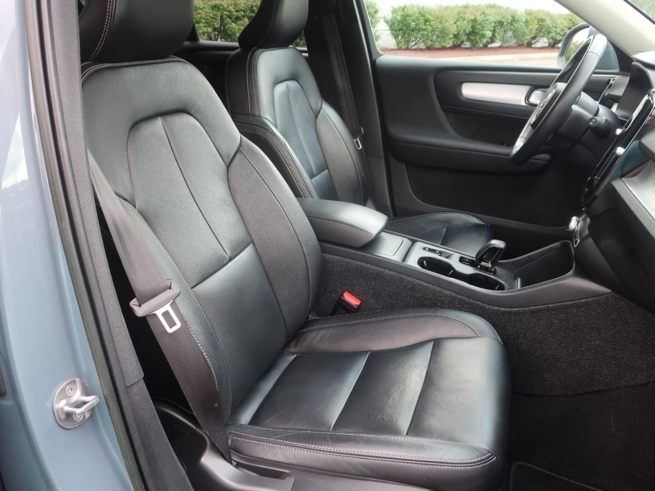 Volvo XC40 T5 Momentum AWD 2022