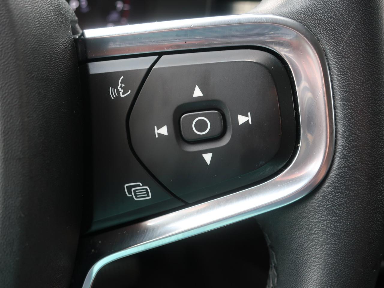 Volvo XC40 T5 Momentum AWD 2022