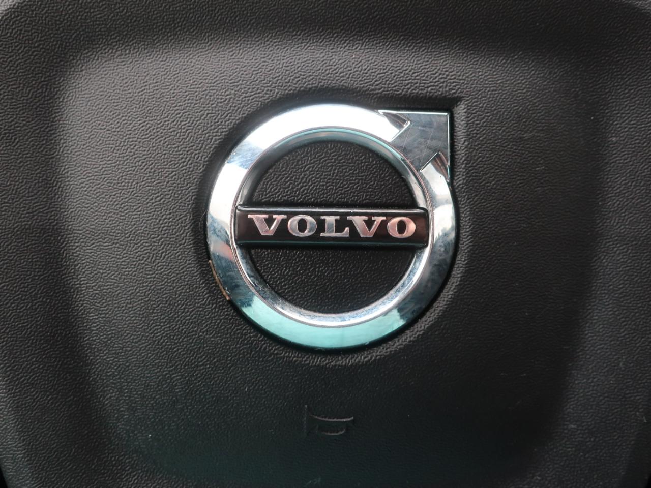 Volvo XC40 T5 Momentum AWD 2022