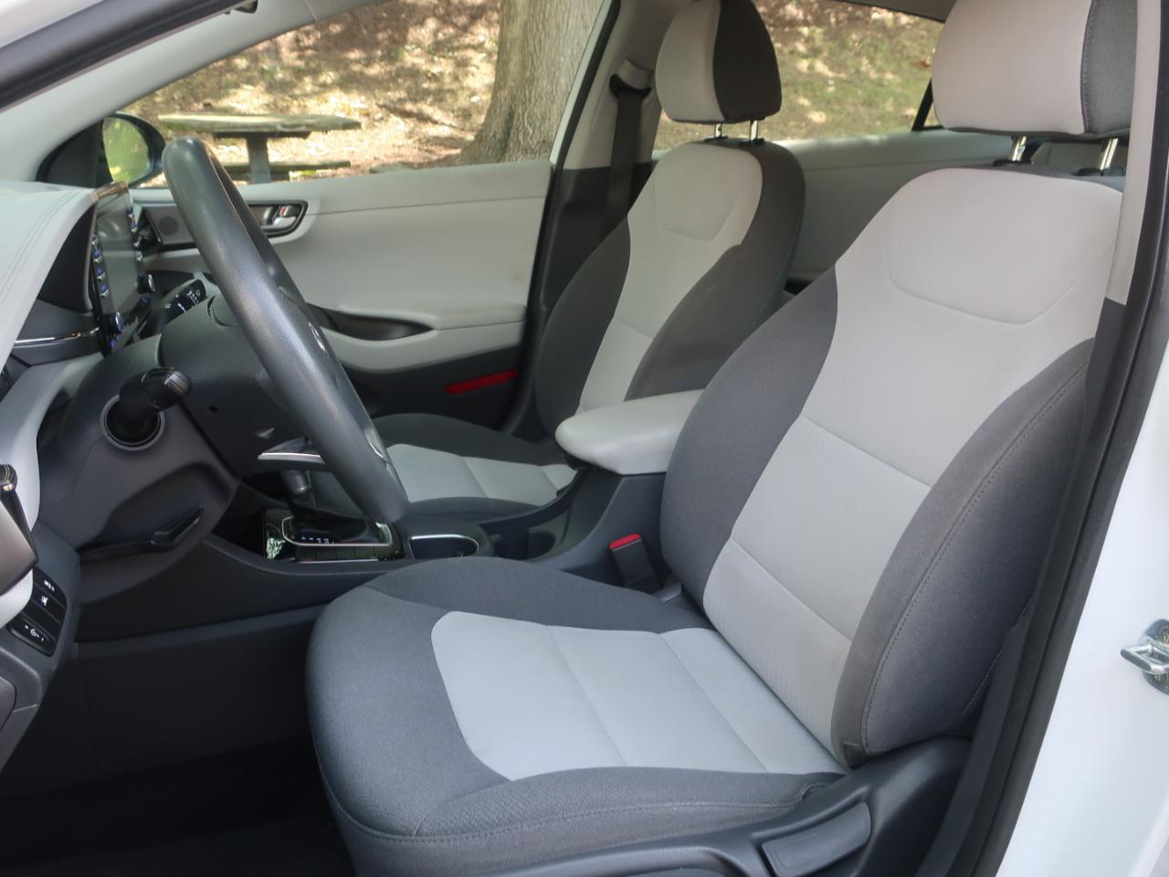 Hyundai Ioniq Hybrid Blue 2020