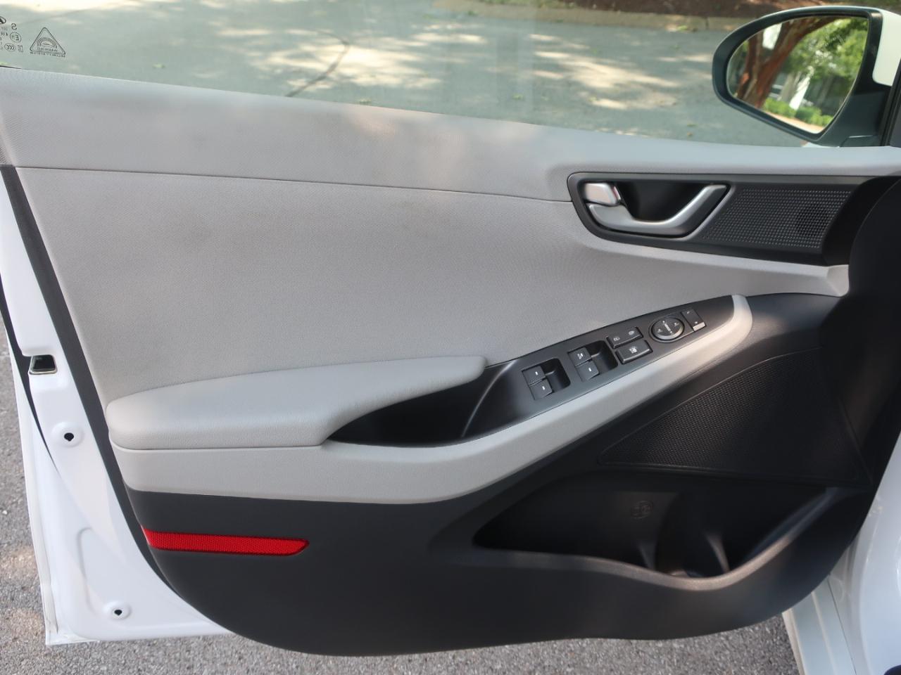 Hyundai Ioniq Hybrid Blue 2020