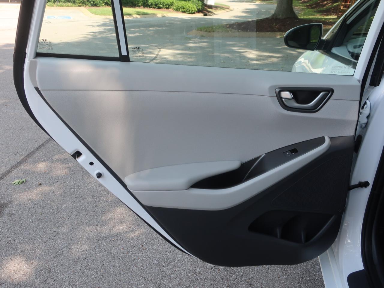 Hyundai Ioniq Hybrid Blue 2020