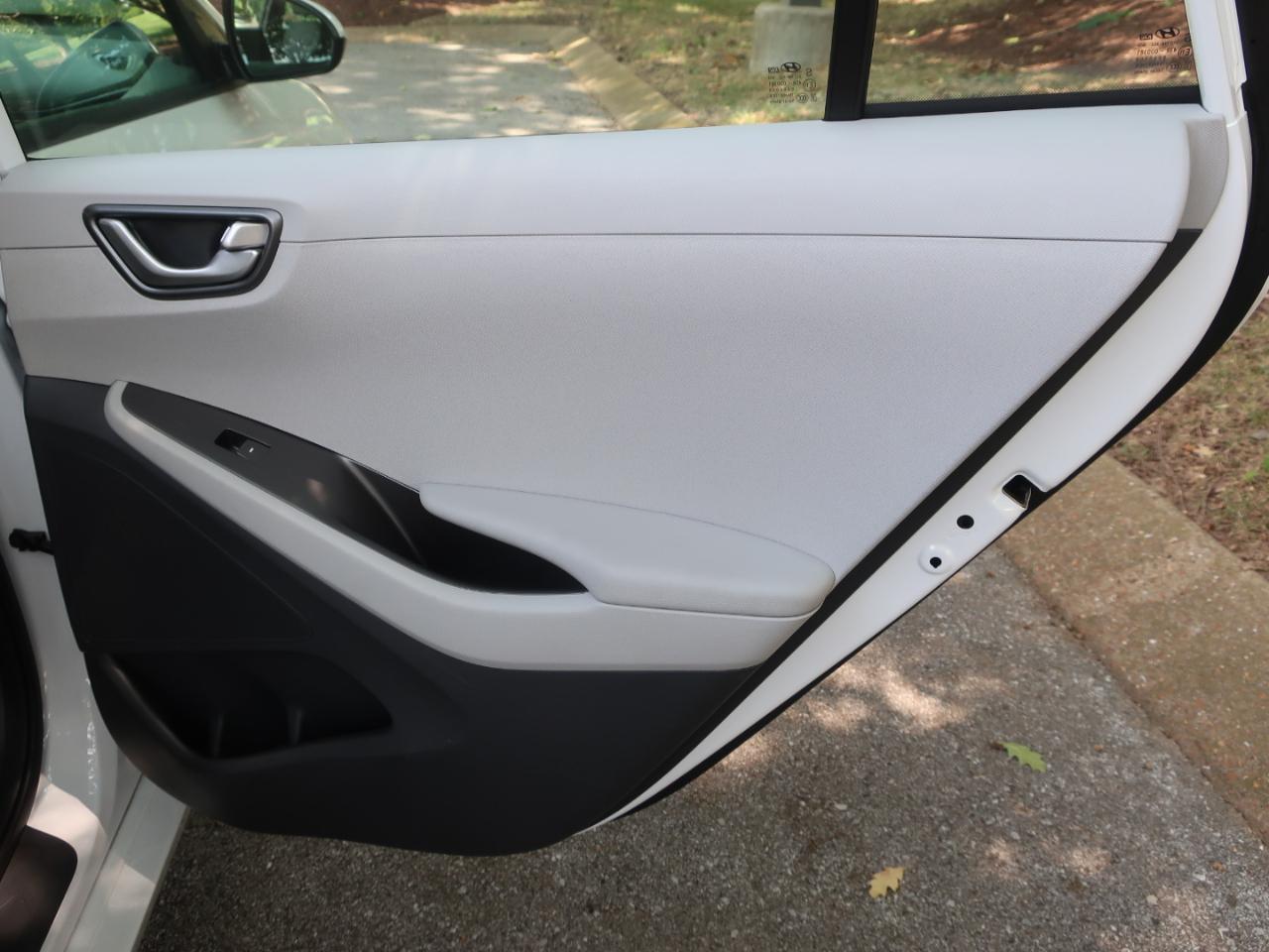 Hyundai Ioniq Hybrid Blue 2020