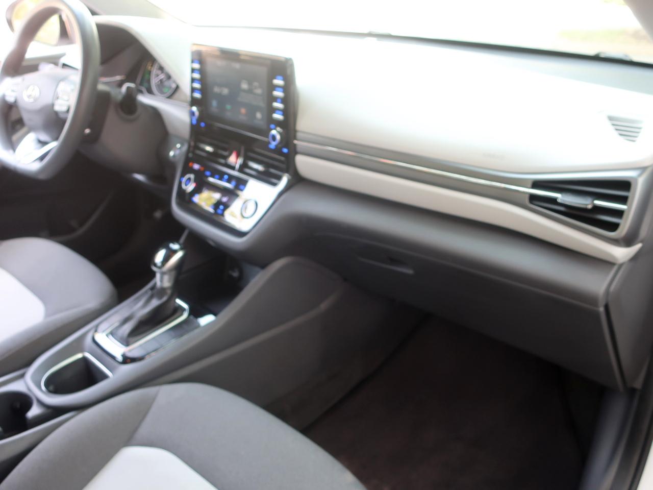 Hyundai Ioniq Hybrid Blue 2020