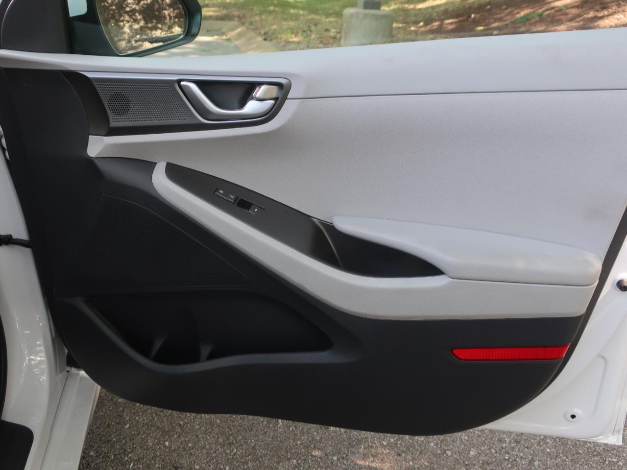 Hyundai Ioniq Hybrid Blue 2020