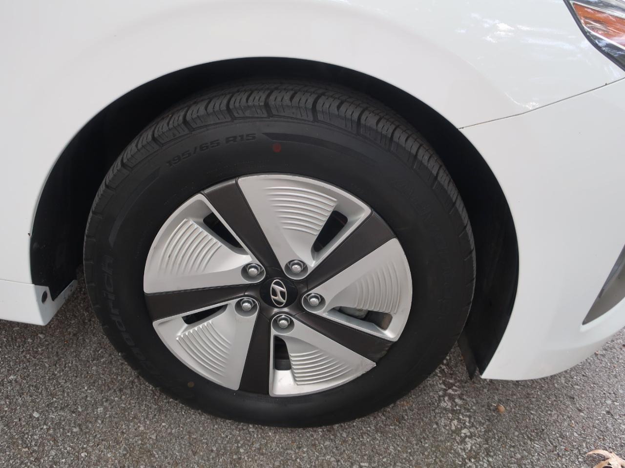 Hyundai Ioniq Hybrid Blue 2020