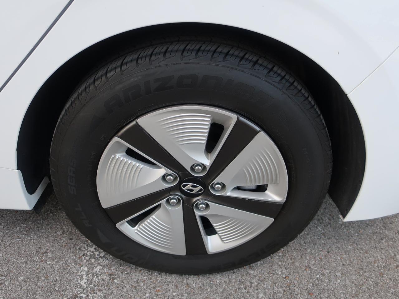 Hyundai Ioniq Hybrid Blue 2020