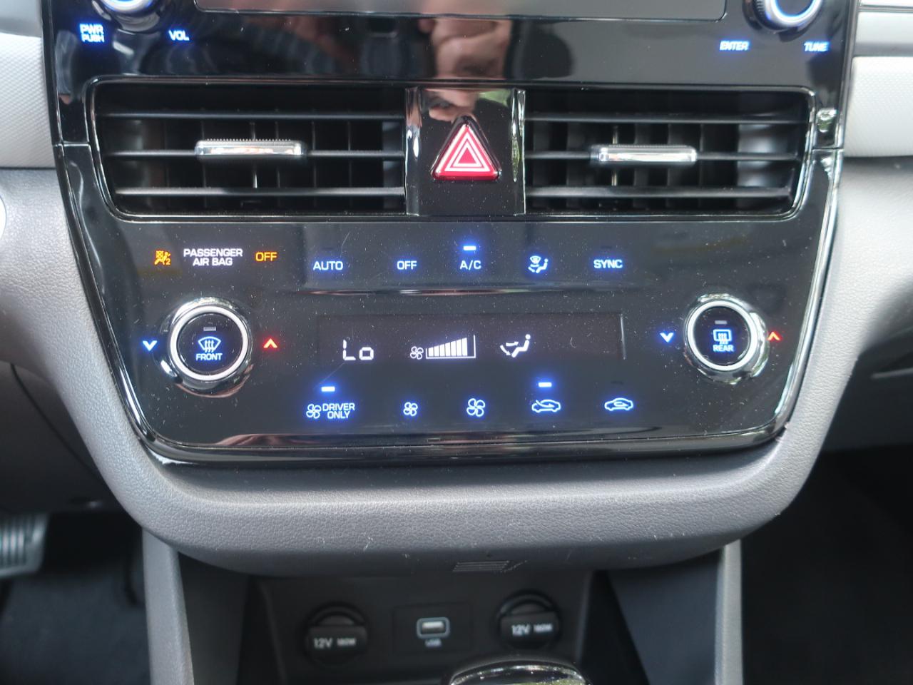 Hyundai Ioniq Hybrid Blue 2020